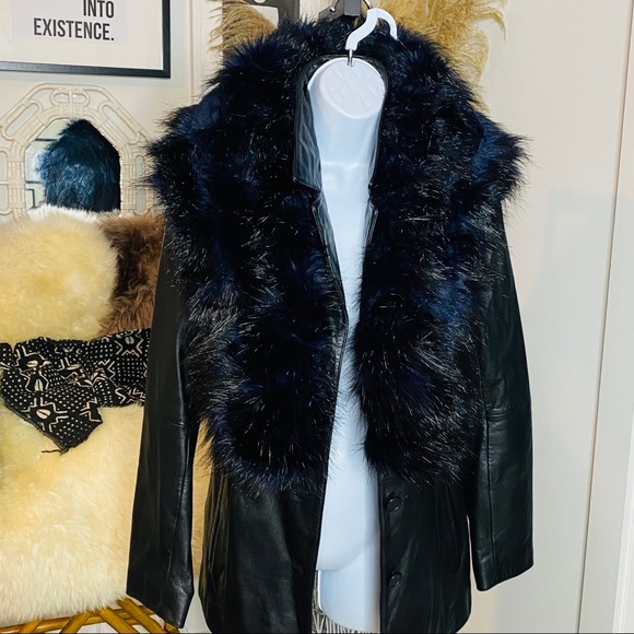 H&M Exclusive Autumn Collection Fur Stole Vest - Picture 4 of 14